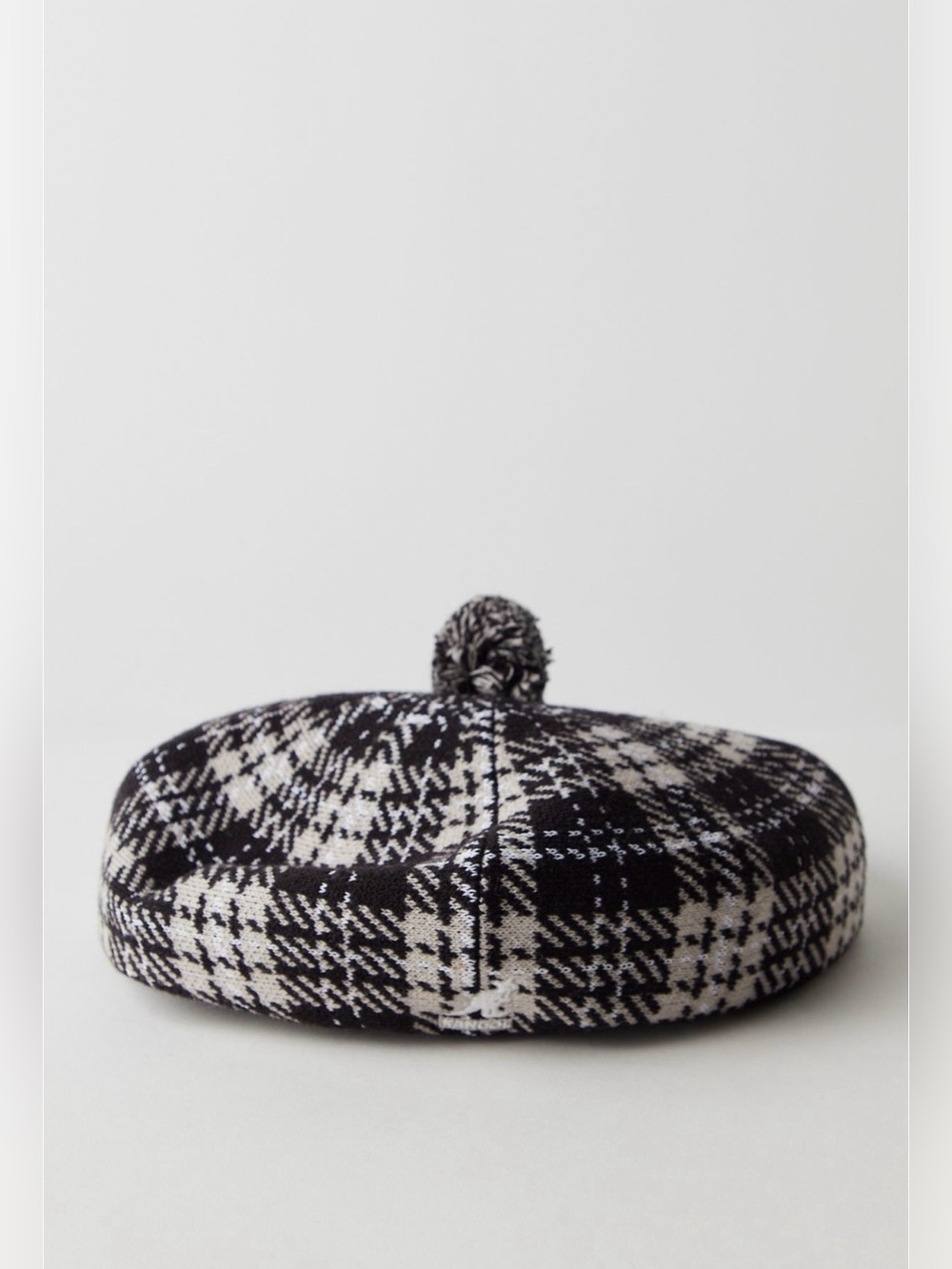 ๐Firm Price๐Kangol new heritage flat cap